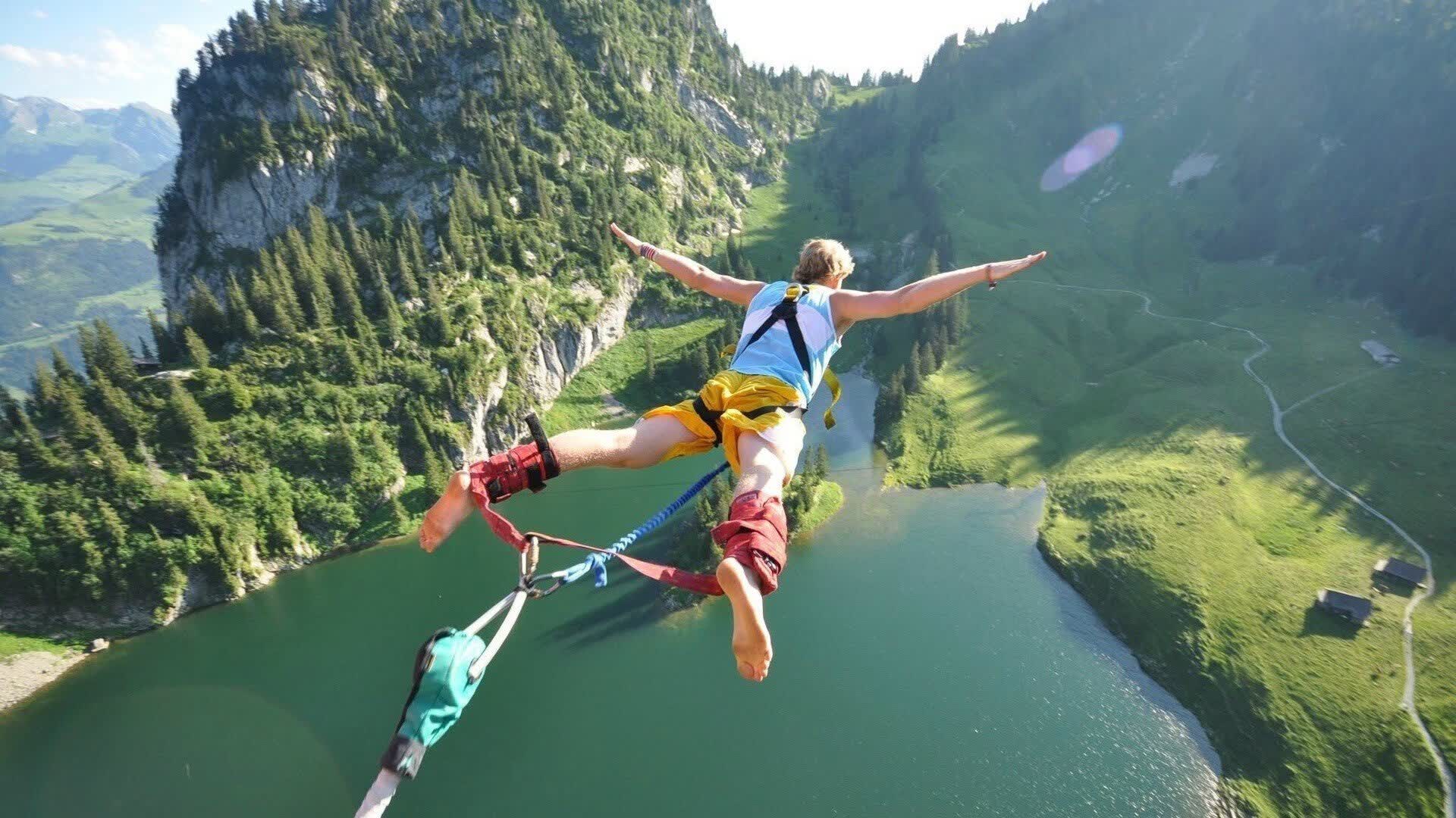 离谱！世界足坛现时空错乱奇景，清晨浙江稠州神秘调令，德布劳内竟在曼联伤愈复出，马竞内部紧急沟通—地球足球逻辑已崩塌？